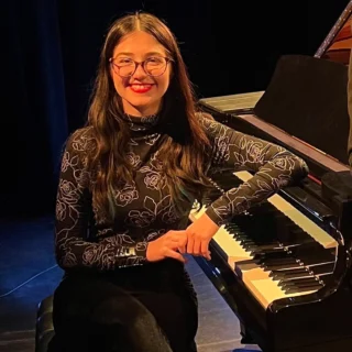 Welcome Sara! Our new piano faculty! 

Sara Soufisiavash is a classically trained pianist and
educator with over a decade of teaching experience. She
holds a Master of Music in Piano Performance from the
University of Alberta, where she received multiple awards
in recognition of her academic achievement and musical
excellence. She has taught students of all ages in both
private and group settings, with a focus on building strong
technical foundations and expressive artistry.

An active performer, Ms. Soufisiavash has appeared as a
soloist, chamber musician, and collaborative pianist, and
has performed with ensembles including the University of
Alberta Symphony Orchestra and the River City Chamber
Orchestra in Edmonton. She is also a recipient of the
Royal Canadian College of Organists (RCCO) Organ
Scholarship, highlighting her broad musical expertise and
dedication to the field.

#FultonPlaceCommunityLeague #Capilano #Fulton #edmontonmusicscene #edmontonmusicschools #suzukipianomethod