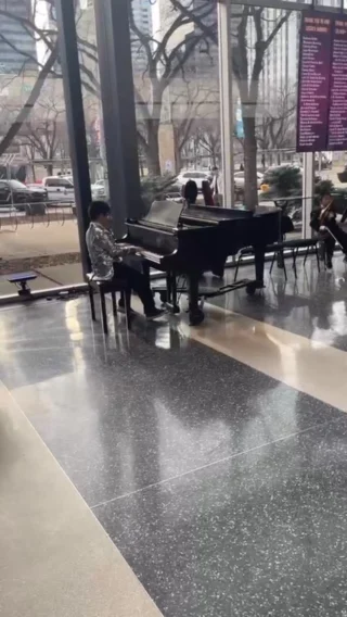 Footage from the Musicians in the Making concert at the @winspearcentre where four of STE’s fabulous students performed Gavottes, Waltzes, Concerti, and more! Bravi to our students!

#piano #suzukimethod #viola #violin #edmontonmusic